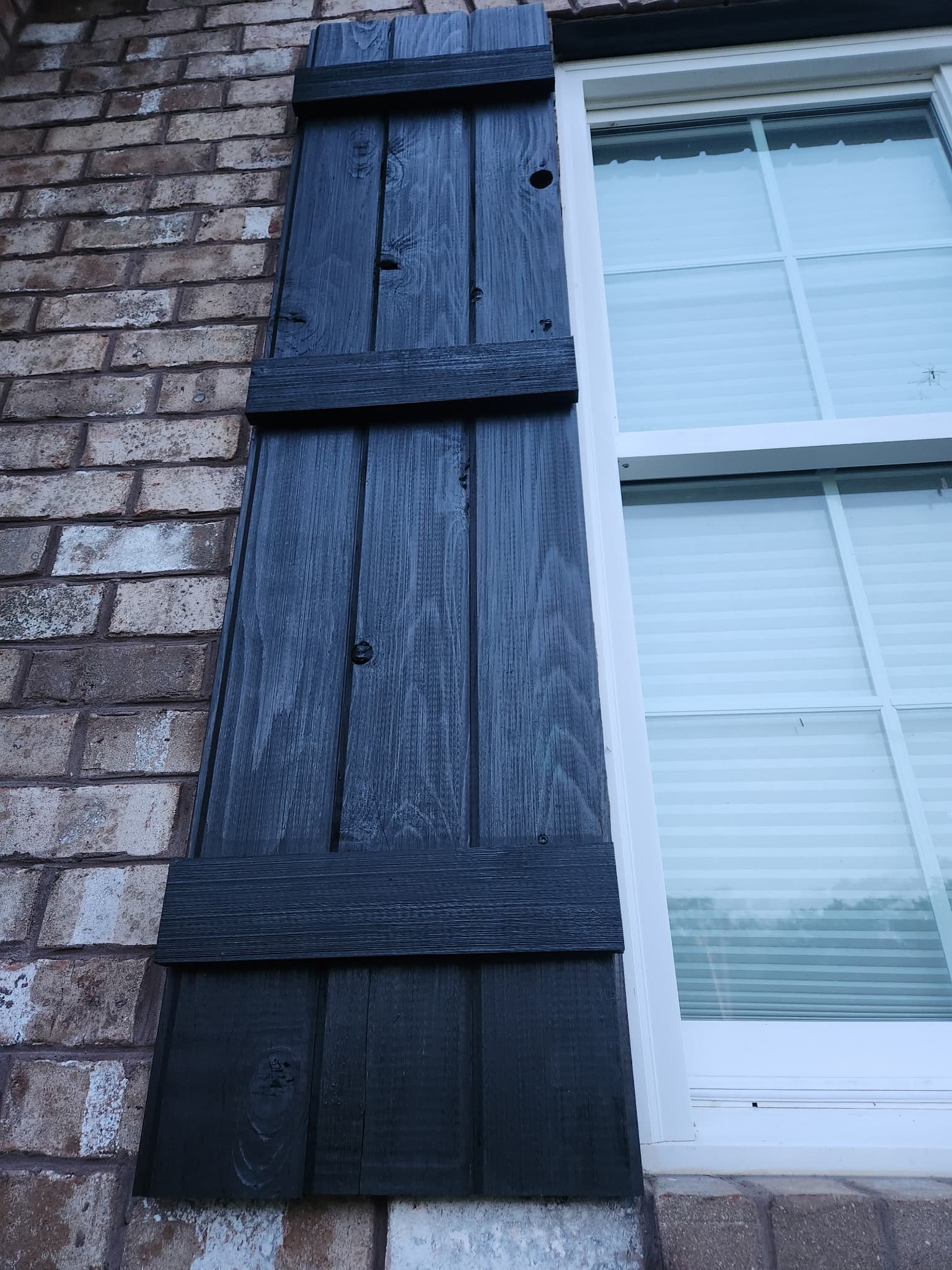 Second closeup of a 3-batten cedar shutter showing batten construction