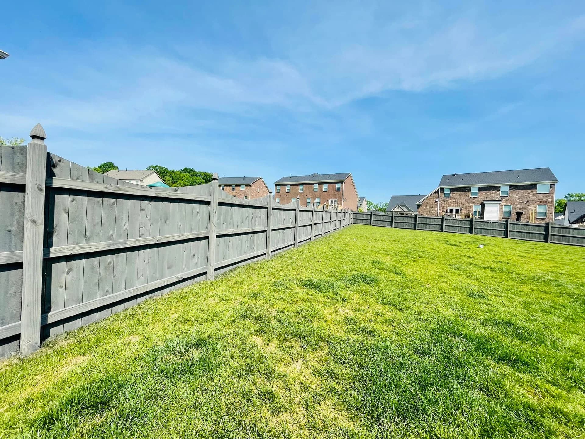 Privacy fence finished with EXPERT Stain & Seal in Slate
