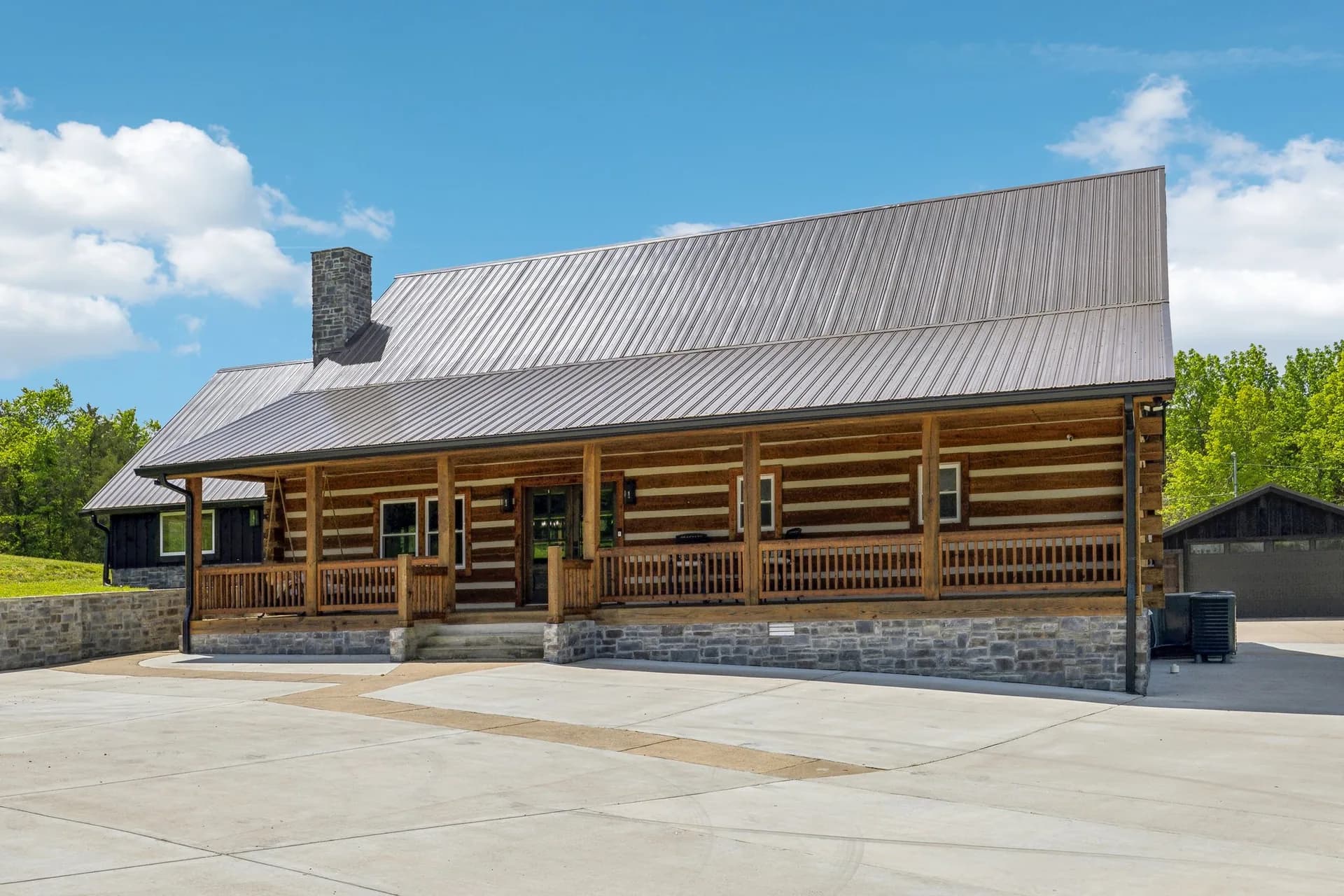 Log home finished with Restorative Industries wood care
