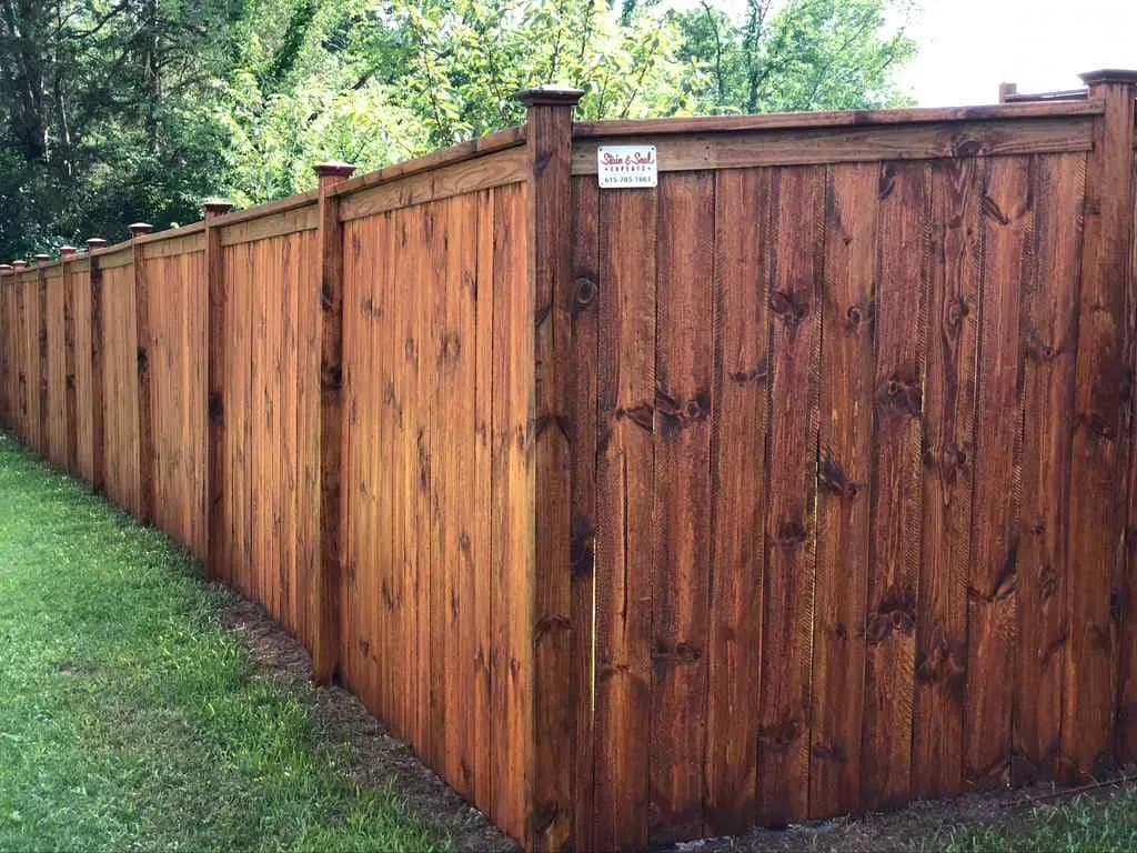 Nashville, Tennessee Deck and Fence Cleaning: Fence Restoration Tips from Wood Experts